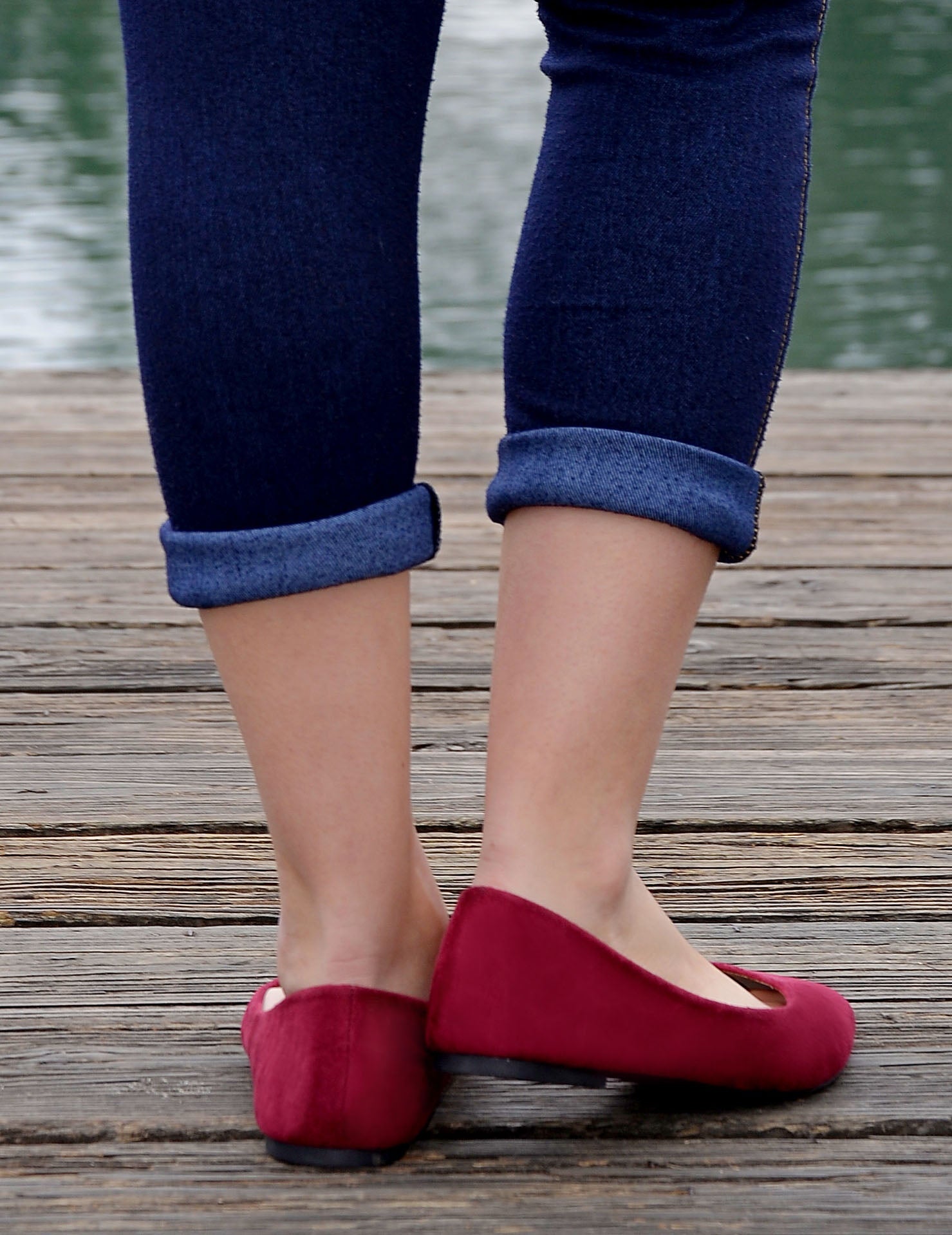 Women's Classic Pointy Toe Faux Suede Flats - Maroon