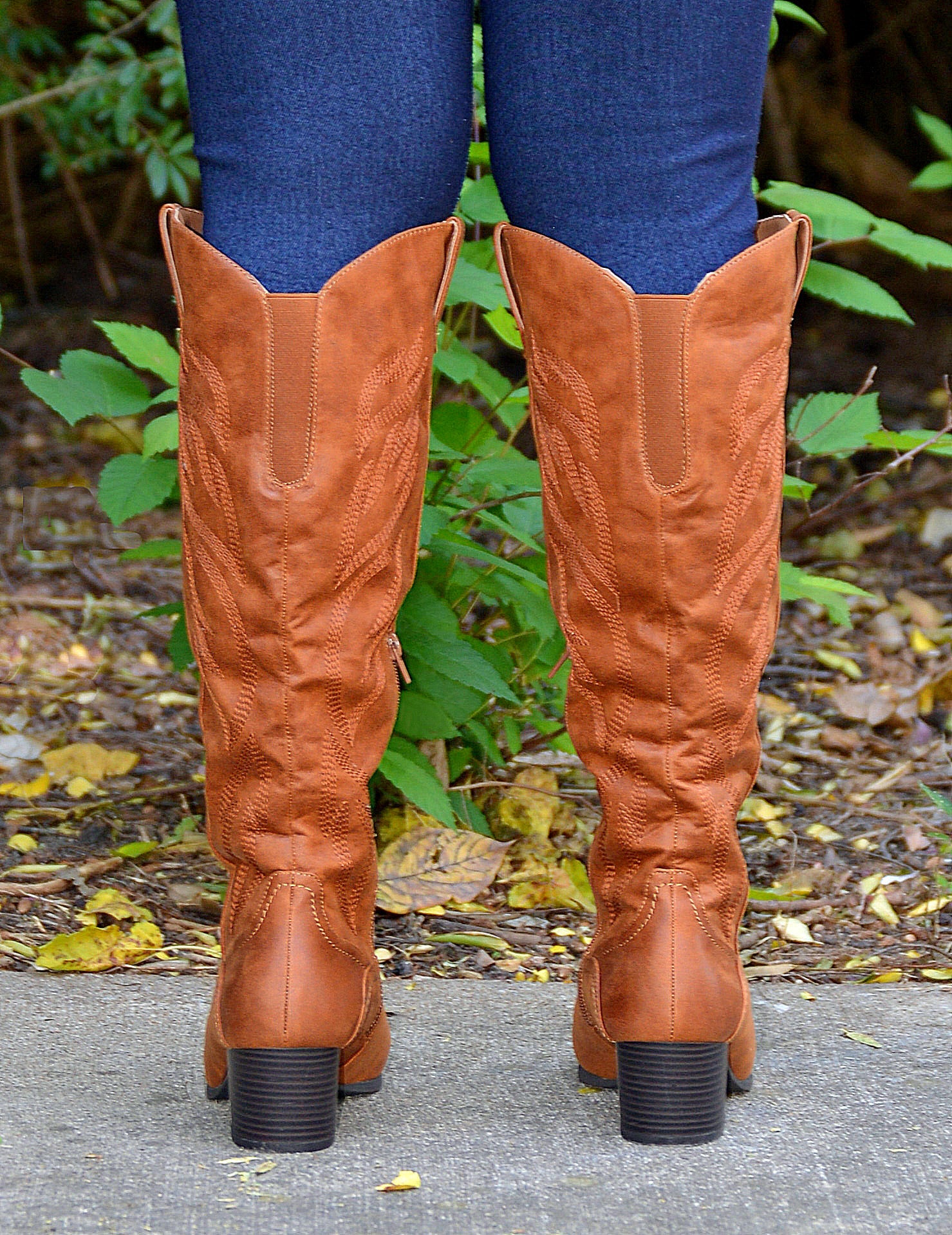 Women's Pointed Toe Mid-Calf Cognac Cowgirl Boots